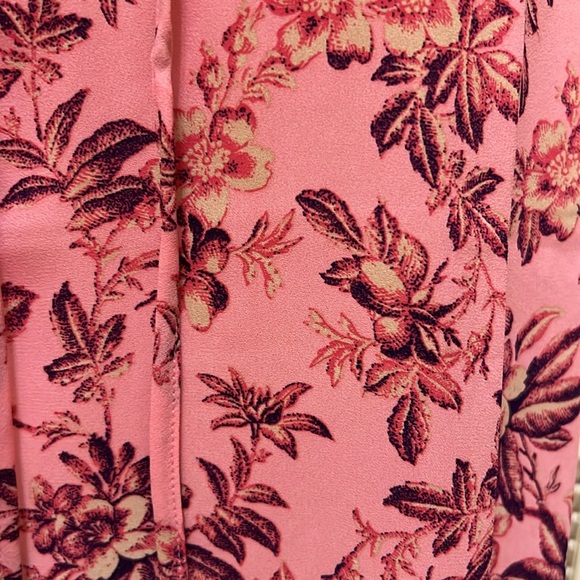 Loft Vine Shirred Tie Neck Mixed Media Shell in Floral, Shades of Pink, Size XL - Picture 8 of 17